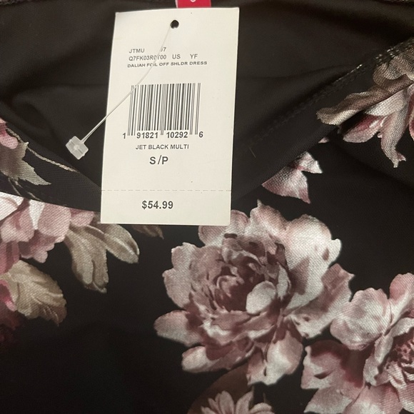 Guess dress size small tags attached - Picture 5 of 6